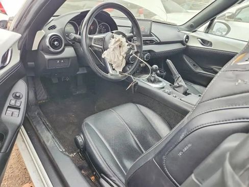 Used 2021 MAZDA MX-5 Miata RF Grand Touring RWD image 8