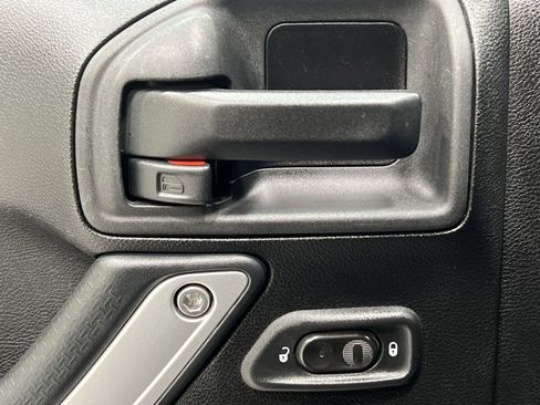 Used 2013 Jeep Wrangler Sahara w/ Connectivity Group image 13