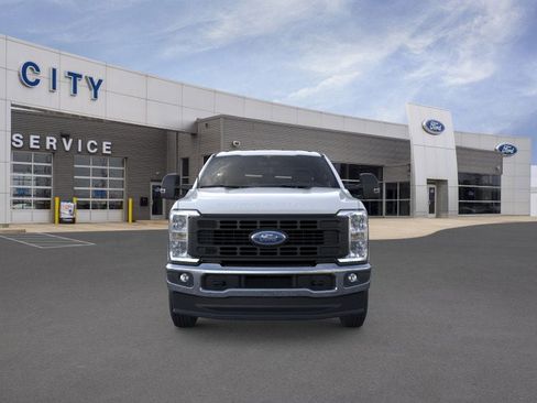 New 2026 Ford F250 XL w/ XL Chrome Package AWD/4WD image 2