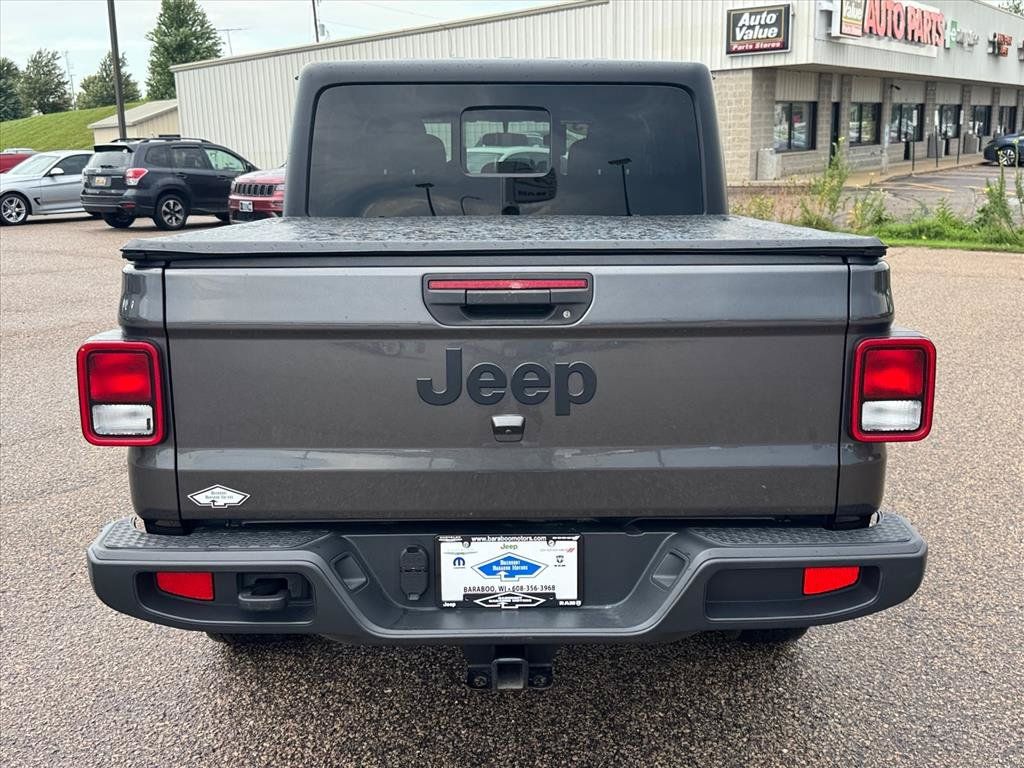 Used 2023 Jeep Gladiator Sport AWD/4WD image 3