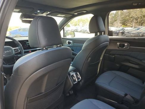 Certified 2025 Kia Sorento SX Prestige image 9