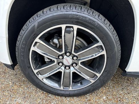 Certified 2019 GMC Acadia Denali w/ Technology Package image 34