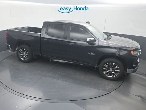 Used 2022 Chevrolet Silverado 1500 LT w/ Convenience Package II RWD image 18