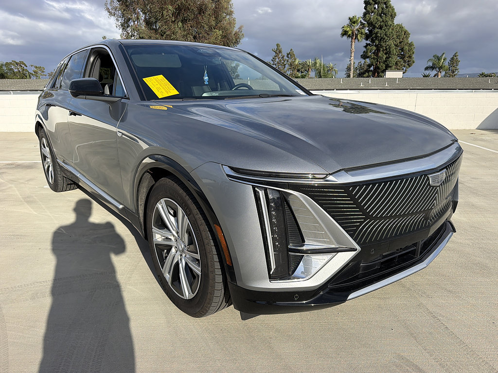 Certified 2024 Cadillac Lyriq Tech RWD image 3