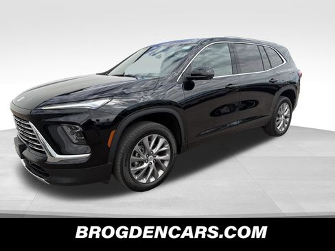 Used 2025 Buick Enclave Preferred FWD image 4