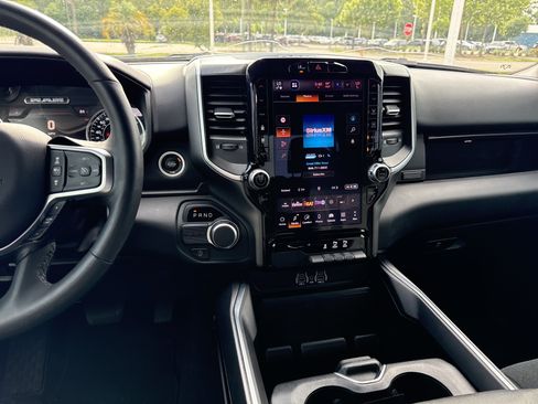 Used 2025 RAM 1500 Big Horn RWD image 28