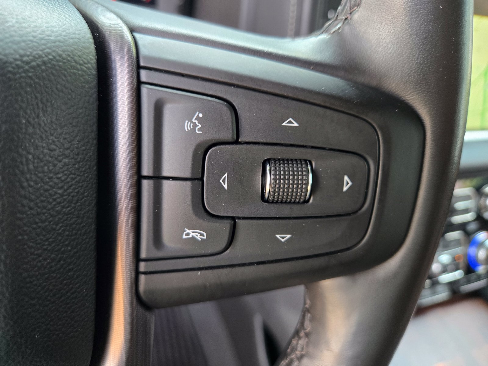 Used 2024 GMC Yukon Denali Ultimate AWD/4WD image 13