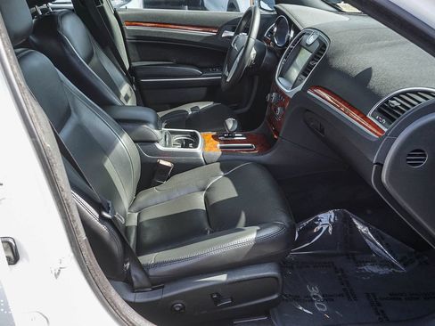 Used 2013 Chrysler 300 AWD w/ Driver Convenience Group image 13