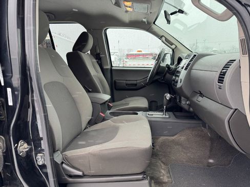 Used 2013 Nissan Xterra 4WD image 19