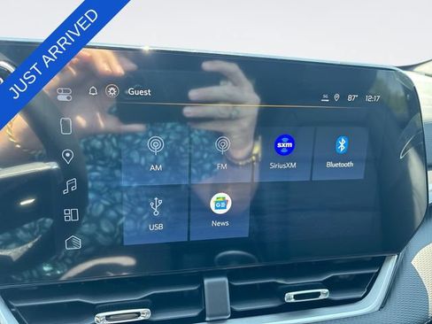 New 2026 Chevrolet Equinox LT w/ Convenience Package II FWD image 16