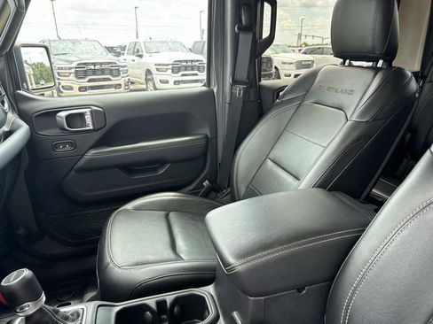 Used 2020 Jeep Gladiator Overland w/ Trailer Tow Package image 15