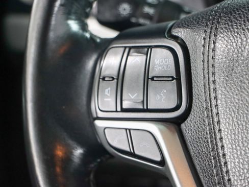 Used 2018 Toyota Highlander SE image 13