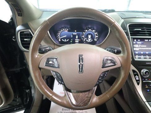 Used 2017 Lincoln MKX Reserve w/ Driver Assistance Package AWD/4WD image 19