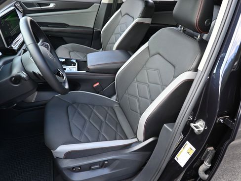 Used 2024 Volkswagen Atlas Peak Edition SE image 16