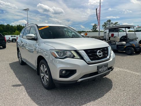 Used 2019 Nissan Pathfinder SV AWD/4WD image 3