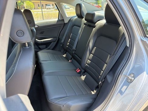Used 2023 Volkswagen Jetta SE FWD image 17