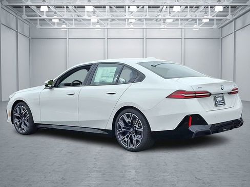 Certified 2026 BMW 530i xDrive w/ M Sport Package image 6