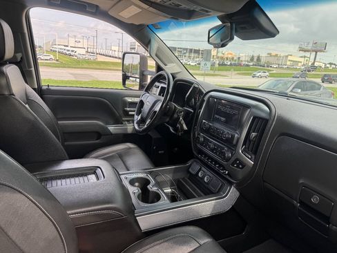 Used 2019 Chevrolet Silverado 2500 LTZ w/ Midnight Edition AWD/4WD image 14