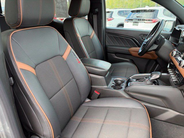 Used 2023 GMC Canyon AT4 w/ Canyon Safety Plus Package AWD/4WD image 11