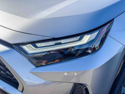 New 2025 Toyota RAV4 SE image 9