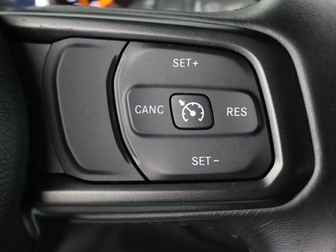 Used 2018 Jeep Wrangler Unlimited Sport S AWD/4WD image 24