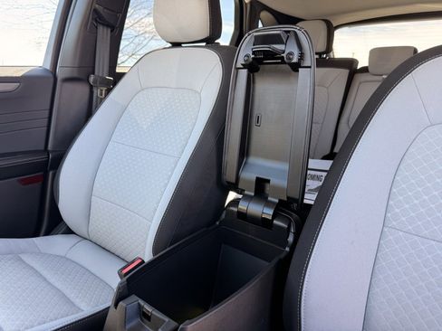 Used 2024 Ford Escape Active image 25