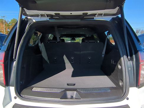 Certified 2023 Chevrolet Suburban Premier image 28