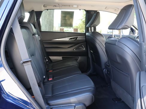 Certified 2025 INFINITI QX60 Luxe AWD/4WD image 25