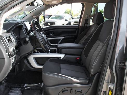 Used 2023 Nissan Titan SV w/ SV Convenience Package image 16