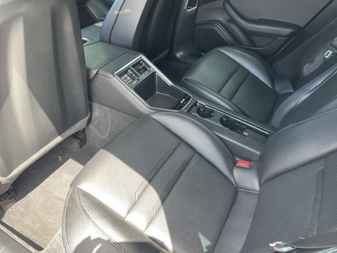 Used 2021 Porsche Panamera RWD image 13