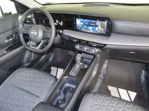 Certified 2025 Nissan Kicks SV w/ SV Premium Package image 37