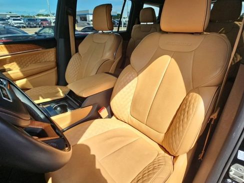 Used 2024 Jeep Grand Cherokee L Summit AWD/4WD image 19