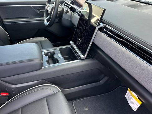 Used 2026 GMC Sierra EV Elevation image 19