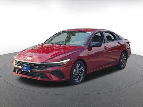Certified 2025 Hyundai Elantra Sport FWD image 1
