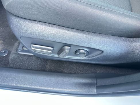 Used 2025 Toyota RAV4 XLE image 23