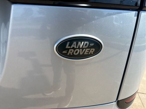 Used 2018 Land Rover Range Rover Velar R-Dynamic SE AWD/4WD image 15