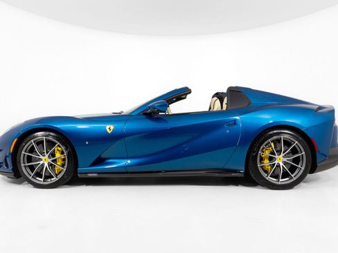 Used 2021 Ferrari 812 GTS RWD image 3