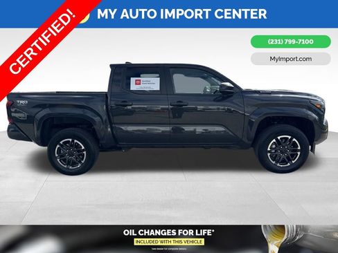 Used 2025 Toyota Tacoma TRD Sport image 8