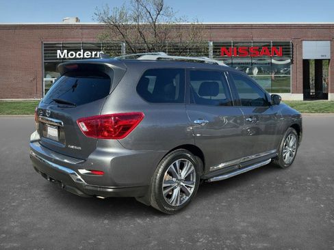 Used 2019 Nissan Pathfinder Platinum w/ Cargo Package image 4