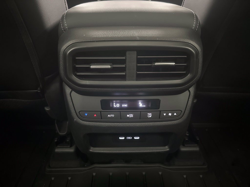 Used 2025 Honda Pilot Touring image 21