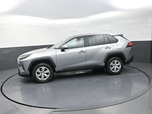 Used 2025 Toyota RAV4 LE AWD/4WD image 36