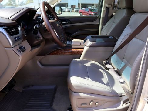 Used 2017 Chevrolet Suburban Premier image 27