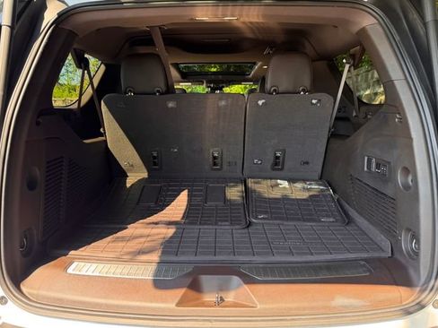 Used 2023 GMC Yukon XL Denali AWD/4WD image 38