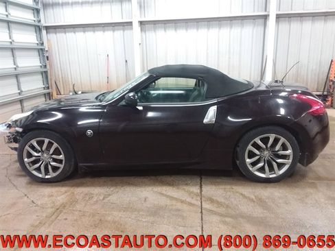 Used 2010 Nissan 370Z Touring image 6