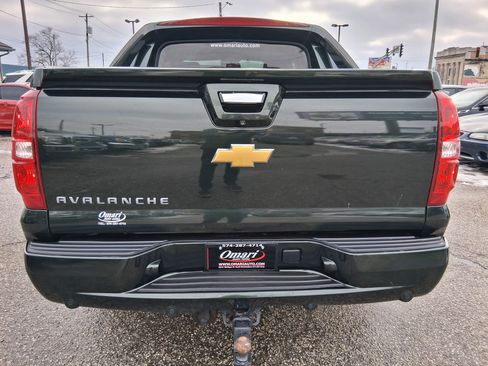 Used 2013 Chevrolet Avalanche LT w/ Suspension Package, Off-Road image 7