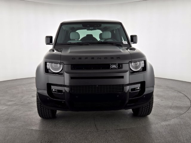 Used 2026 Land Rover Defender 110 V8 AWD/4WD image 8