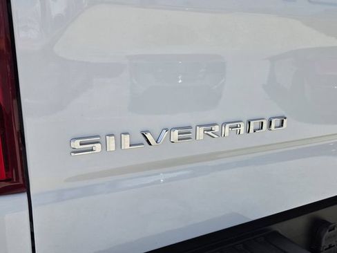 Used 2026 Chevrolet Silverado 1500 LT Trail Boss w/ Convenience Package II AWD/4WD image 11