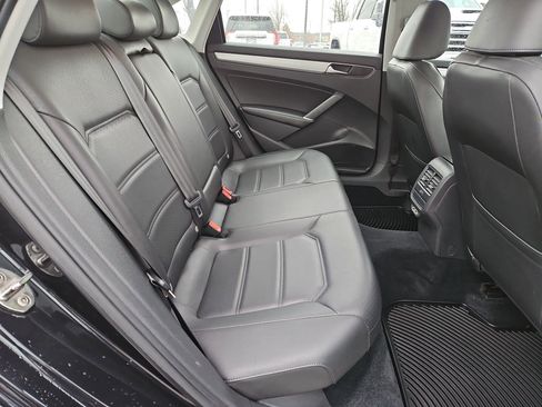 Used 2019 Volkswagen Passat 2.0T Wolfsburg image 30