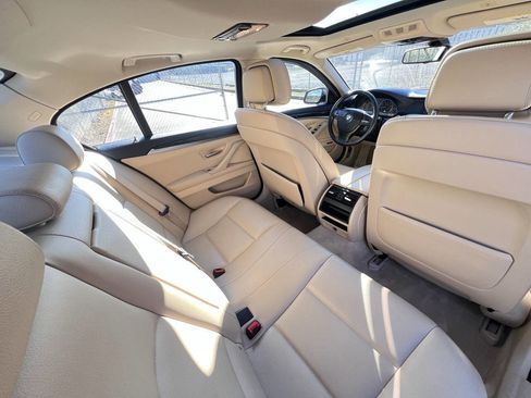 Used 2011 BMW 528i Sedan image 11