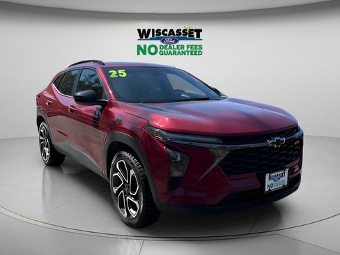 Used 2025 Chevrolet Trax RS w/ Sunroof Package FWD image 20